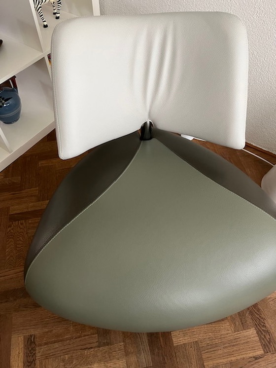 Image 1 of Leolux Pallone armchair