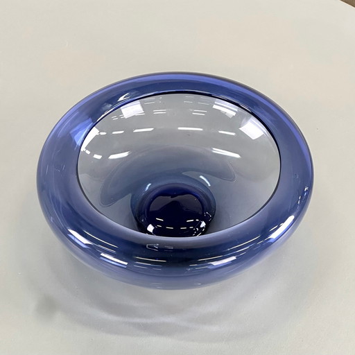 Blue glass Provence bowl by artist Per Lütken for Holmegaard