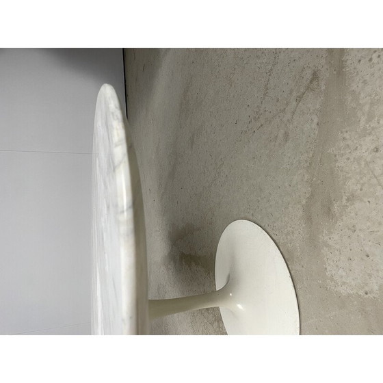 Image 1 of Vintage oval coffee table by Saarinen Knoll