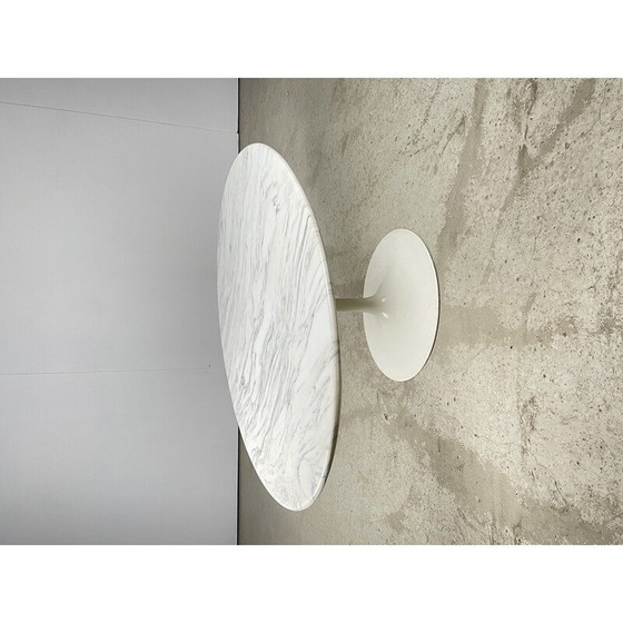 Image 1 of Vintage oval coffee table by Saarinen Knoll