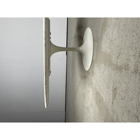 Image 1 of Vintage oval coffee table by Saarinen Knoll