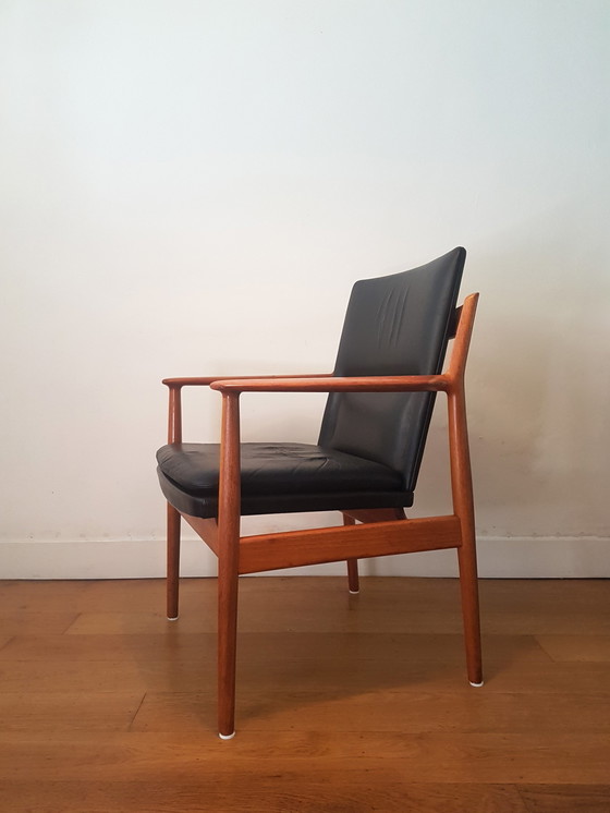 Image 1 of Vintage Arne Vodder 341 armchair in teak and leather