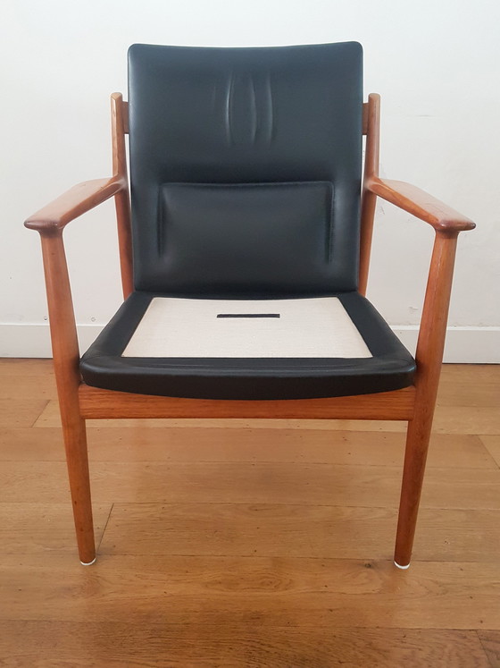 Image 1 of Vintage Arne Vodder 341 armchair in teak and leather