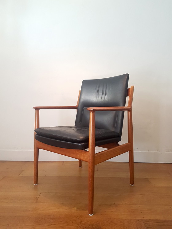 Image 1 of Vintage Arne Vodder 341 armchair in teak and leather
