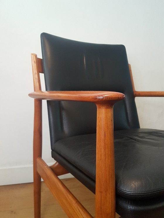 Image 1 of Vintage Arne Vodder 341 armchair in teak and leather