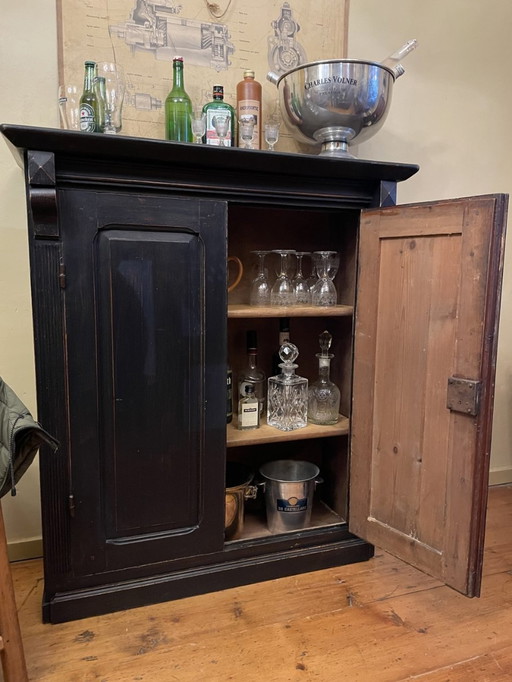 Kitchen cabinet Wall cabinet Barretje Beverage cabinet French