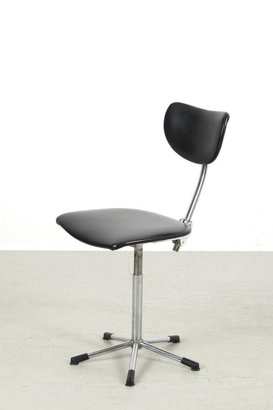 Image 1 of Brother the white office chair