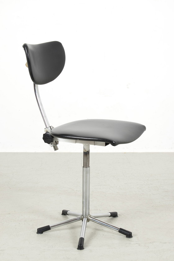 Image 1 of Brother the white office chair