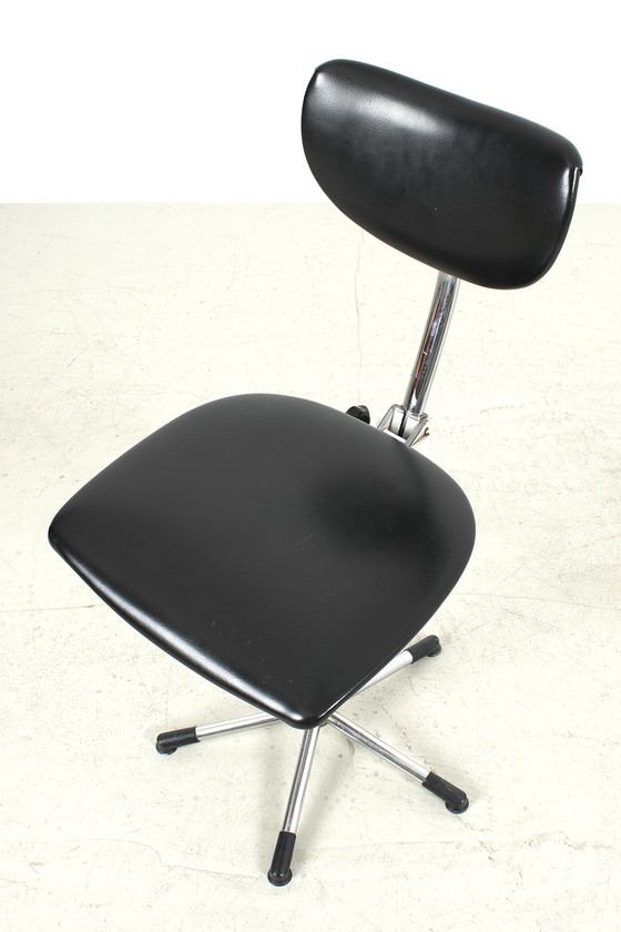 Image 1 of Brother the white office chair