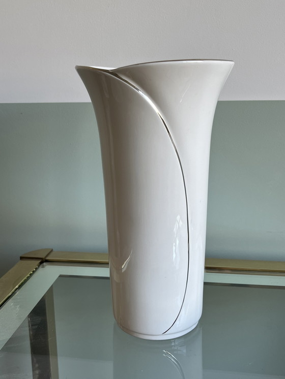 Image 1 of Vase John Aynsley Blanc Argent