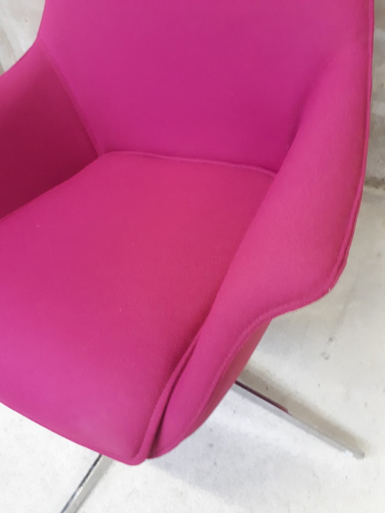 Image 1 of pink design armchair