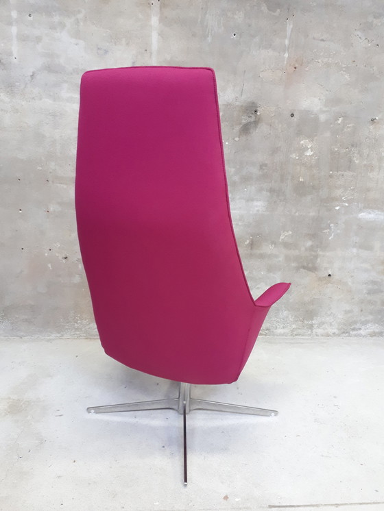 Image 1 of pink design armchair