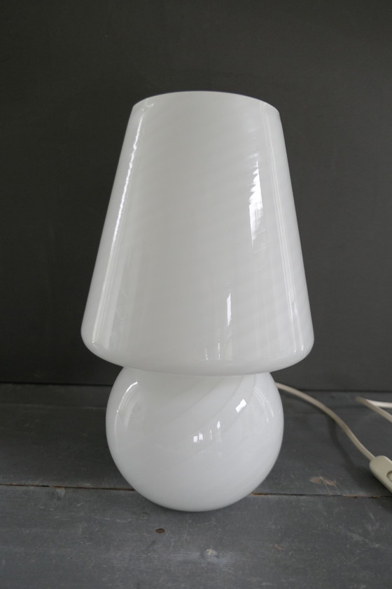 Image 1 of Lampada vintage in vetro a forma di fungo