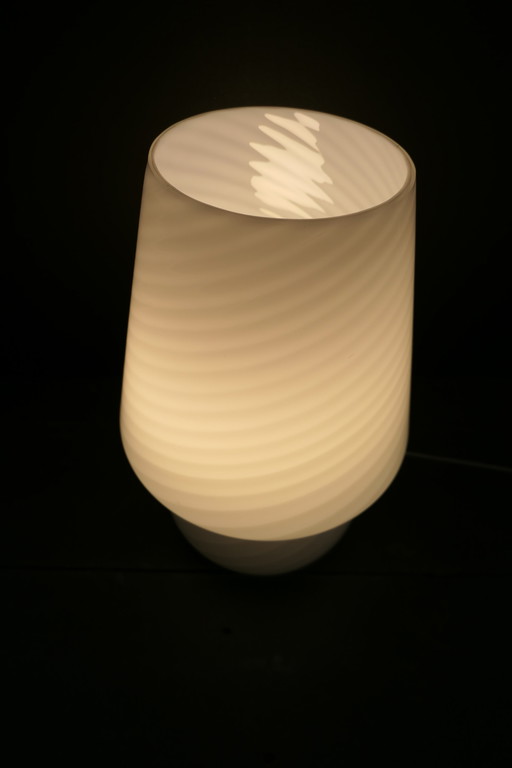 Lampada vintage in vetro a forma di fungo