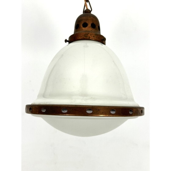 Image 1 of Lampadario industriale vintage in rame e vetro lattimo, Italia 1950