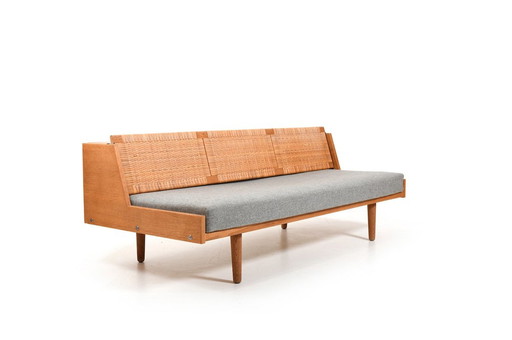 GE-258 Daybed in Oak and Cane by Hans J. Wegner for Getama, 1950s