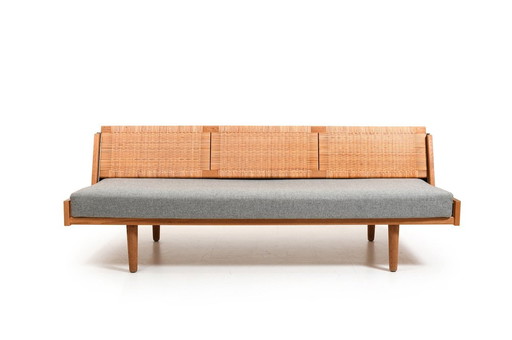 GE-258 Daybed in Oak and Cane by Hans J. Wegner for Getama, 1950s