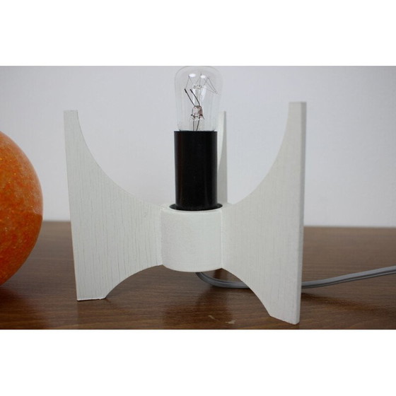 Image 1 of Lampada da tavolo vintage a forma di razzo in legno e plastica dura, Cecoslovacchia 1960