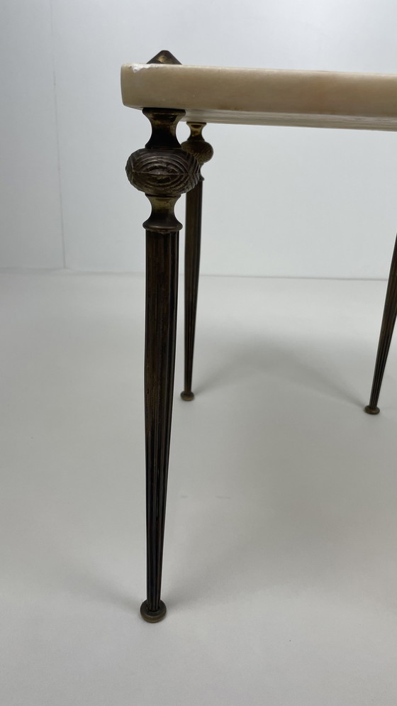 Image 1 of Tavolino laterale in marmo vintage con gambe in ottone 