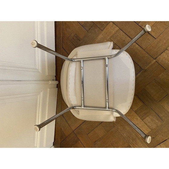 Image 1 of Vintage conference chair in chrome and white fabric by Eero Saarinen for Knoll international