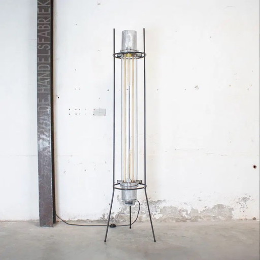 Industrial floor lamp