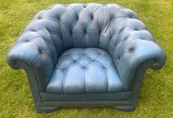 Image 1 of Chesterfield armchair blue