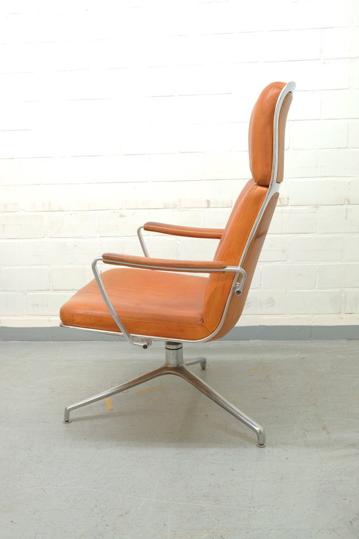 Kill International JK 9451 swivel chair by Jørgen Kastholm