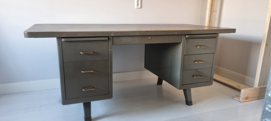 Image 1 of Retro bureau