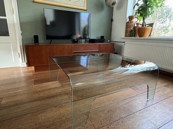 Image 1 of Table basse design en verre