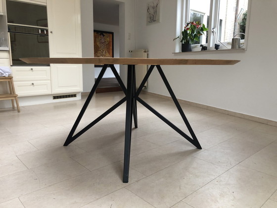 Image 1 of Studio Henk round dining table