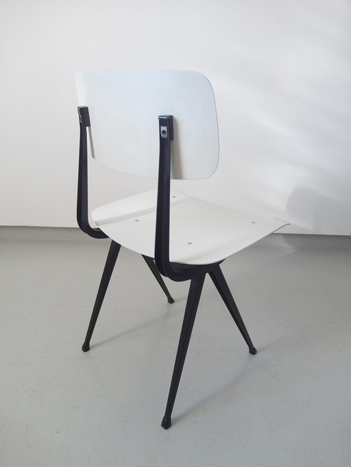 Ahrend de Cirkel by Friso Kramer Result chair