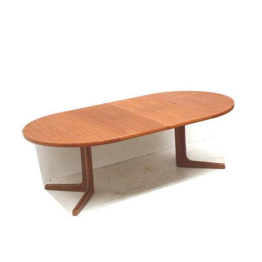 Large Vintage Extendable Oval Dining Table From Glostrup Made In The 1960s
