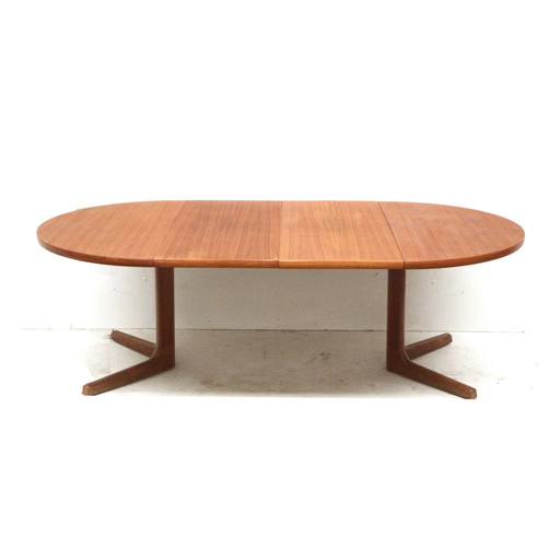 Large Vintage Extendable Oval Dining Table From Glostrup Made In The 1960s