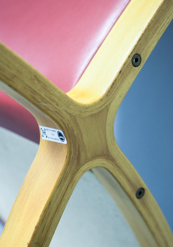 Image 1 of 2 Paire de chaises longues AX en cuir rouge à haut dossier rembourré Fritz Hansen par Hvidt et Molgaard Nielsen