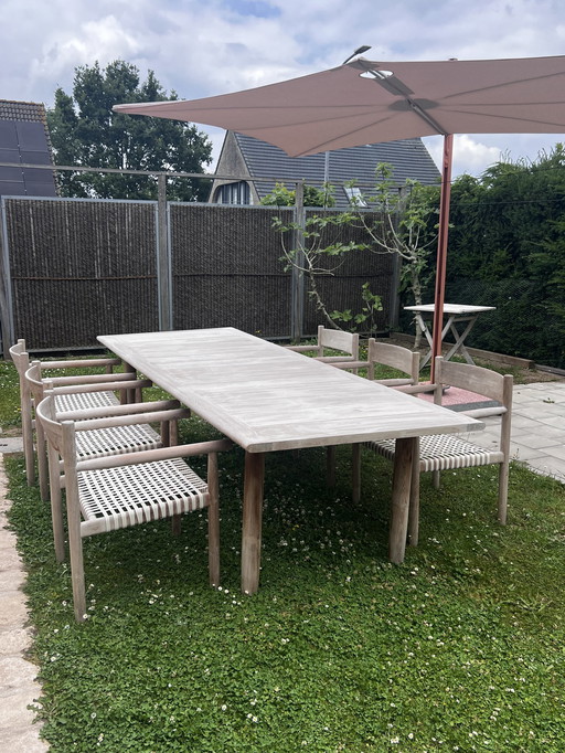 Dedon Table and chairs garden