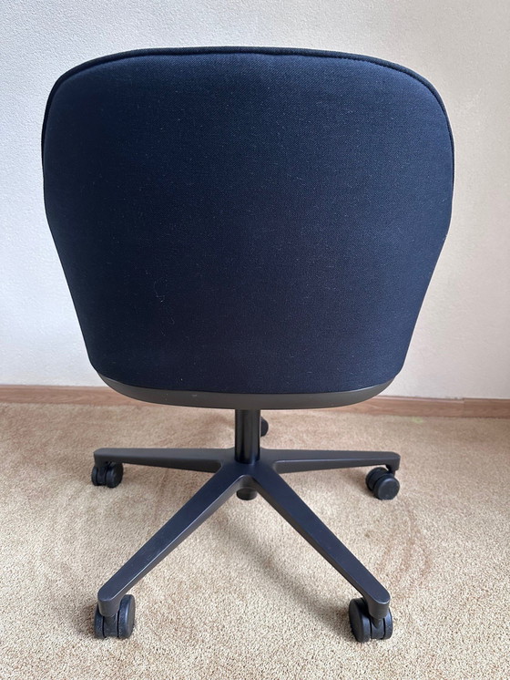 Image 1 of 6X Vitra Softshell Chair, Five-star base