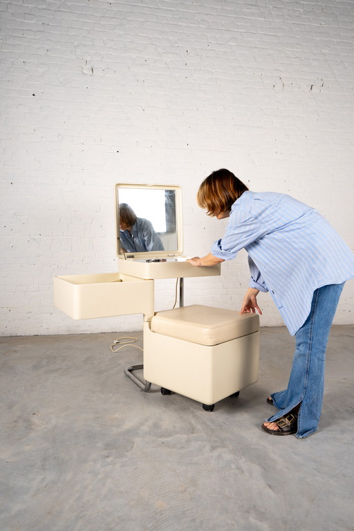 Rare dressing table by Carlo Urbinati