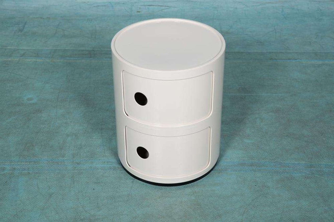 70年代 Kartell カルテル「4963」モデルのスペースエイジチェスト space-age-kartell-nightstands-