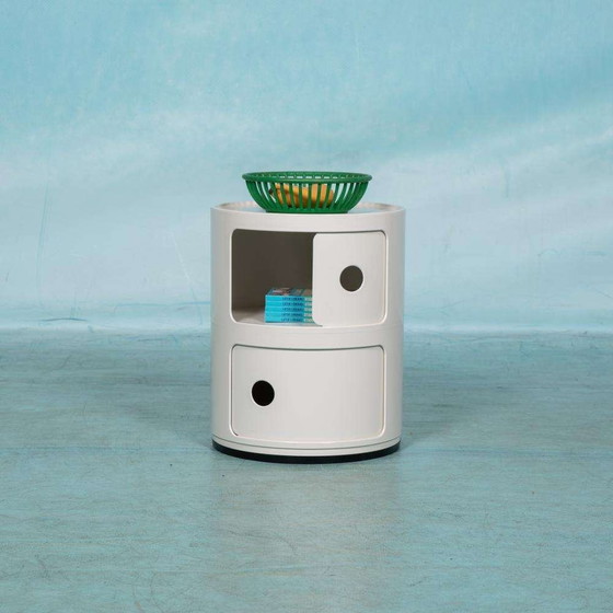 70年代 Kartell カルテル「4963」モデルのスペースエイジチェスト Space age Kartell nightstands 70s, vintage storage tower | €208.33