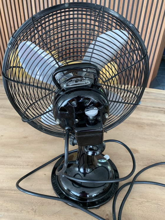 Image 1 of Retro Cinni table fan - very nice condition