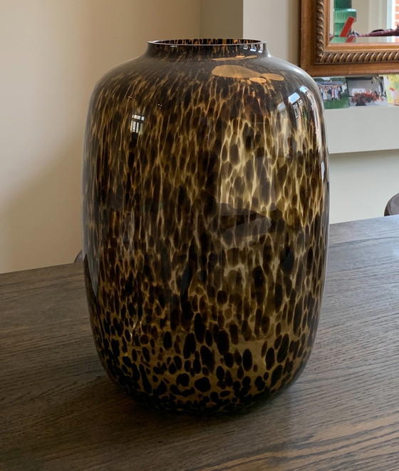 Image 1 of Vase Arctic Cheetah