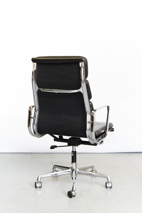 Image 1 of Charles & Ray Eames Softpad Executive Chair Ea219 For Vitra