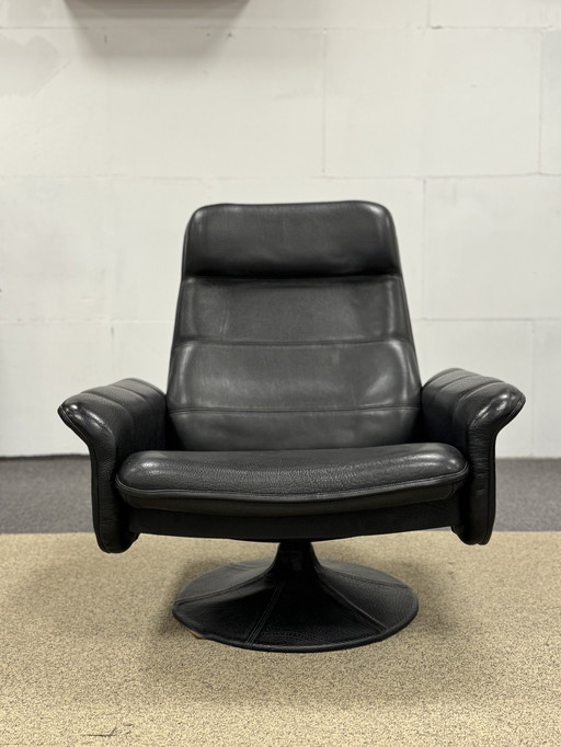 De Sede Tulip 50 Swivel chair black leather