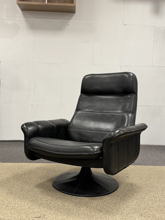 Image 1 of De Sede Tulip 50 Swivel chair black leather