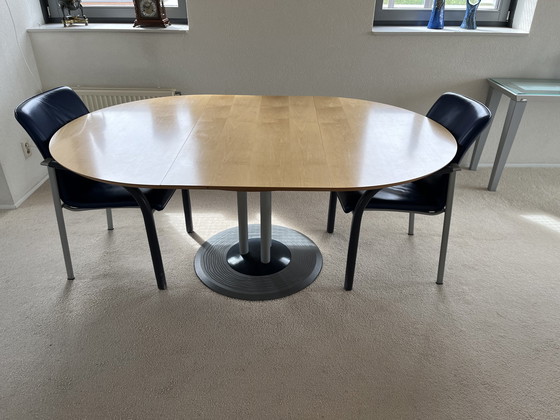 Image 1 of Leolux Trias dining room table 588