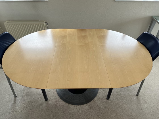 Image 1 of Leolux Trias dining room table 588