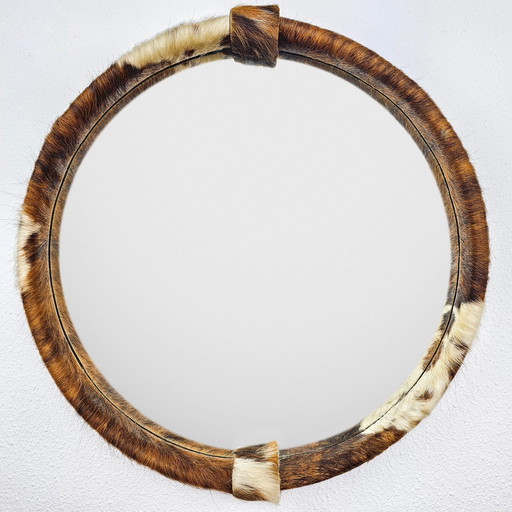 Specchio vintage in pelle di mucca