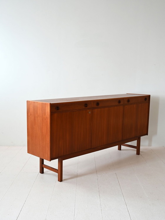 Image 1 of Credenza scandinava con ante a battente