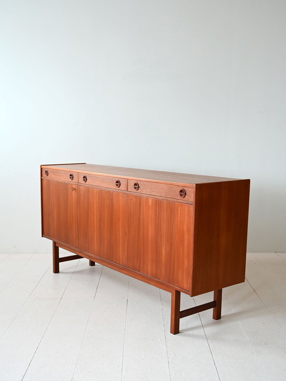 Image 1 of Credenza scandinava con ante a battente