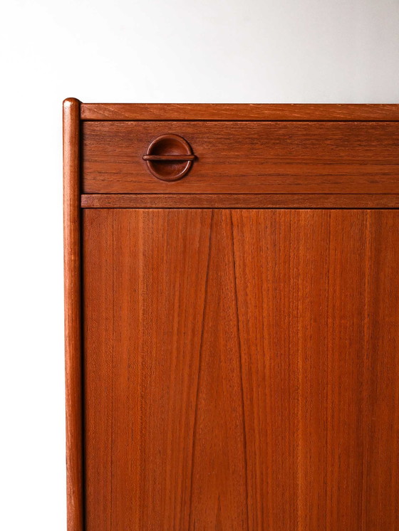 Image 1 of Credenza scandinava con ante a battente